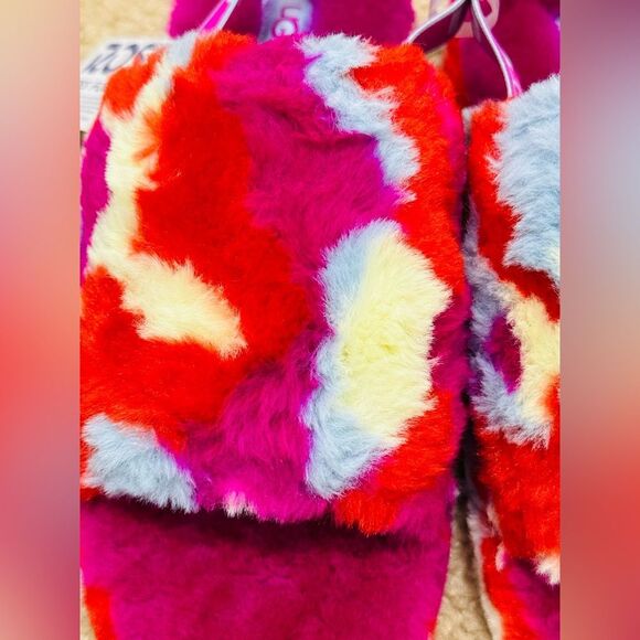 NWT UGG Fluff Yeah Pink Camopop Shearling Slippers Women’s Sz 6 - Picture 15 of 16